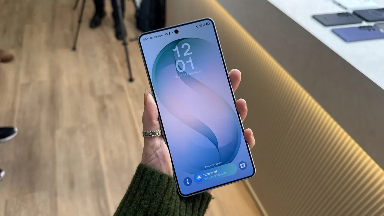 عروض مذهلة: سعر منخفض قياسي لجهاز Samsung Galaxy S26 Ultra الجديد